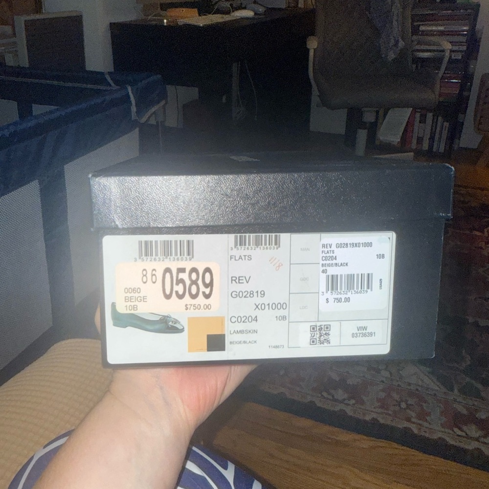 New in box Chanel lambskin flats - Picture 5 of 6